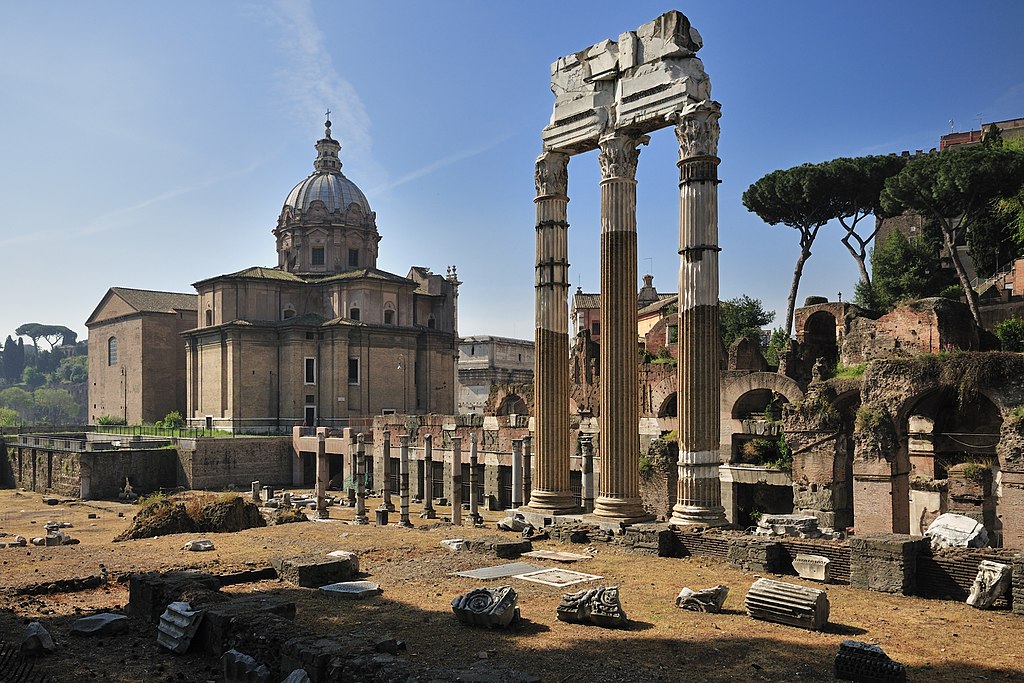 Orpheo enters Caesar's forum in Rome - foro di cesare